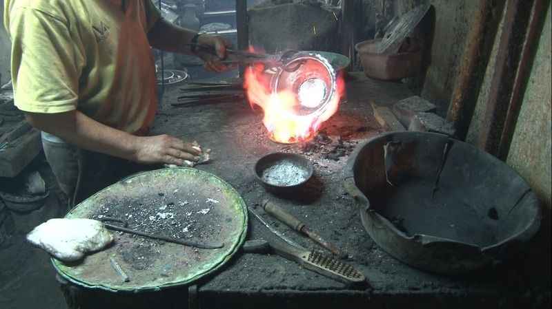 Kocaeli'nin tek kalaycısı, mesleğini ayakta tutmaya çalışıyor