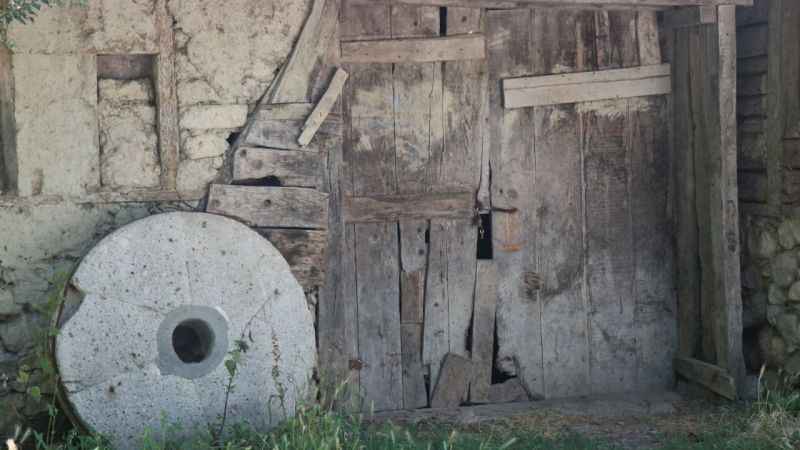 Taraklı'daki su değirmeni 4 asırdır hizmet veriyor