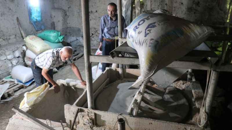 Taraklı'daki su değirmeni 4 asırdır hizmet veriyor