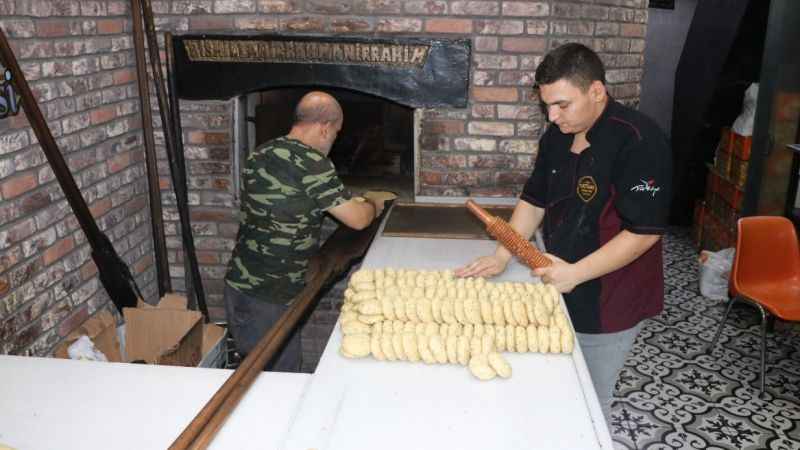 Çörek ustasının sıcakla imtihanı