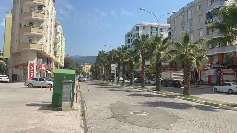 Osmaniye'de termometreler 49 dereceyi gösterdi, caddeler boş kaldı