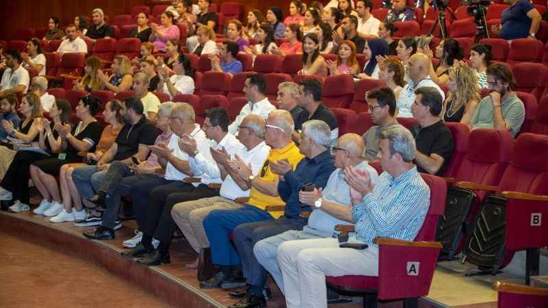 Prof. Dr. Uyar: "İklim değişikliğinin ve enerji sorununun çözümü yenilenebilir enerjide"