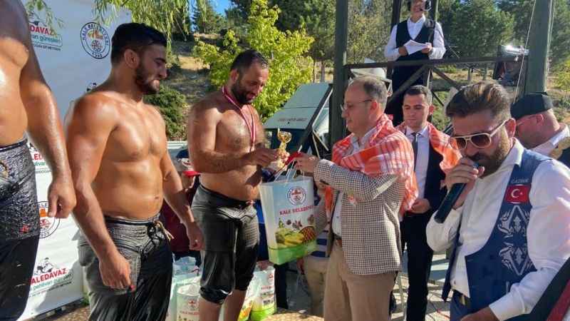 Pamukkale Belediyespora 11 madalya