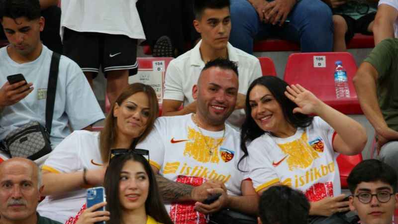 Kayserispor - Galatasaray maçını 20 bin 523 kişi izledi