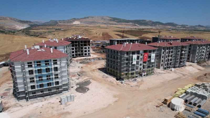 Kalıcı deprem konutları renkleniyor