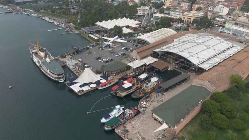 Viking yelkenlisi İstanbul'da ziyaretçileriyle buluşuyor