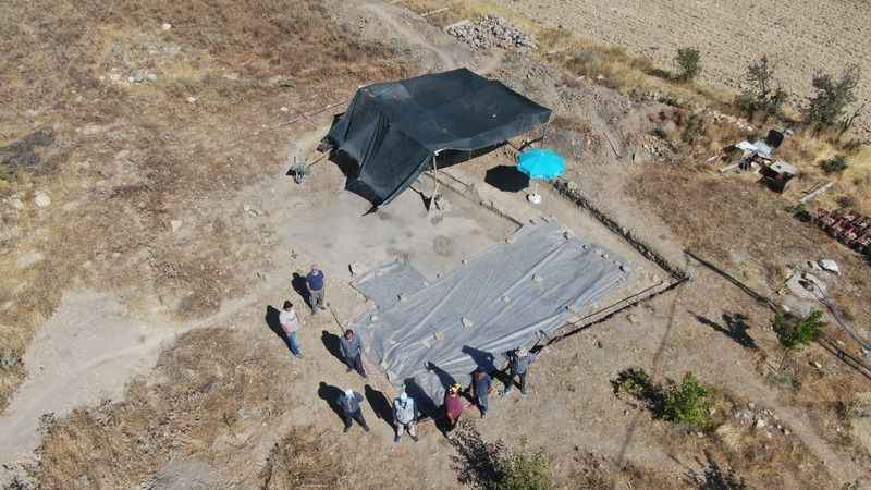 Çiftçinin bulduğu mozaikler gün yüzüne çıkıyor