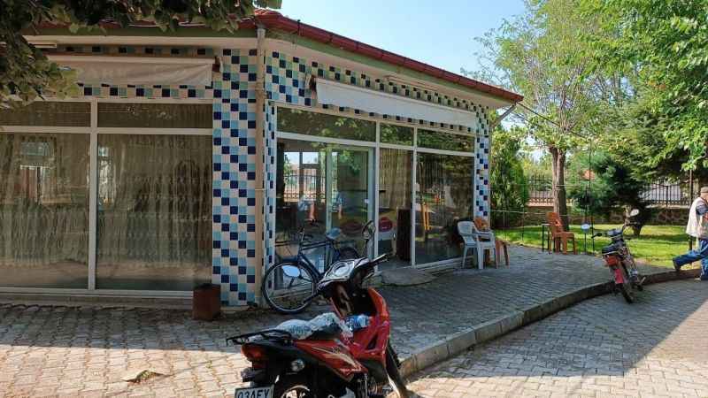 İş yerini açmaya gelen kafe sahibi hayatını şokunu yaşadı