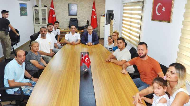 Depremzedeler kahramanlarıyla buluştu