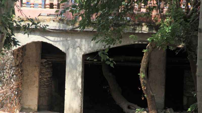 Manisa'nın tarihi köprüleri beton altında kaldı