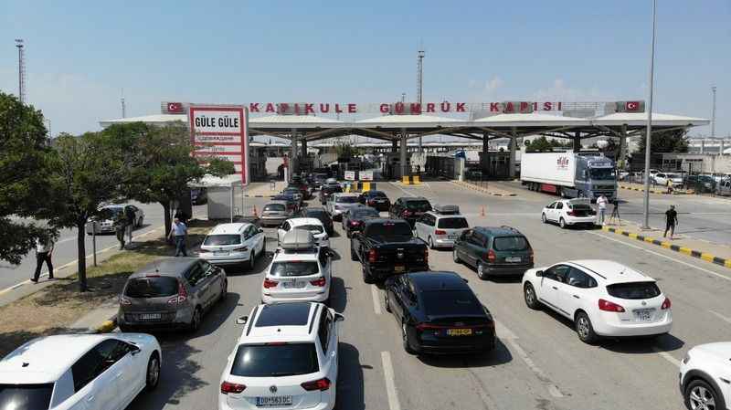 Bu yıl 2 milyon gurbetçi Türkiye’ye geldi