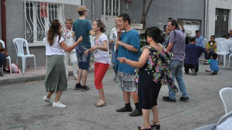 Askerlik çağına gelen engelliler için eğlence 