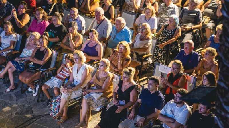 Kuşadası Kervansaray’da keman resitali