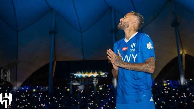 Neymar, görkemli törenle Al Hilal taraftarıyla buluştu