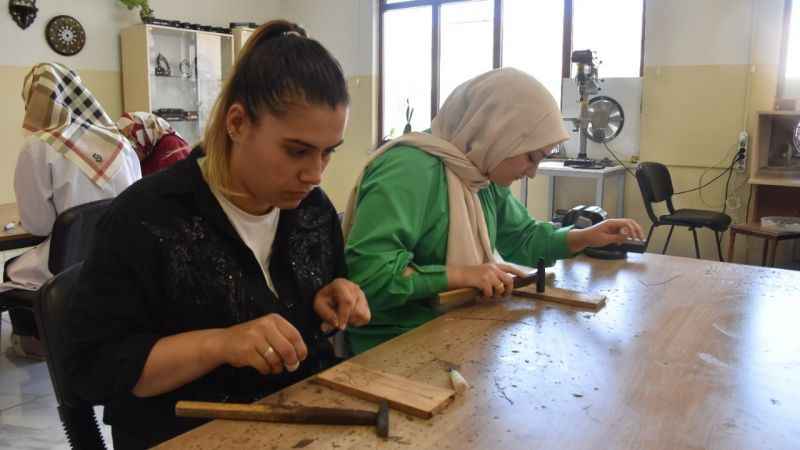 Unutulmaya yüz tutmuş mesleği kadınlar yaşatıyor