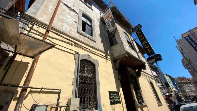 Tarihi konaktaki otantik kafe geçmişe götürüyor