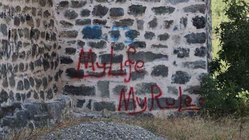 Anadolu'nun en büyük 2. kalesinde çirkin görüntüler