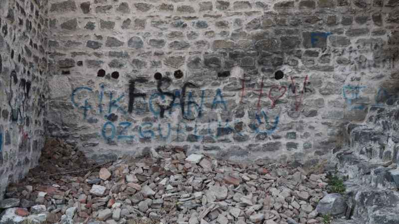 Anadolu'nun en büyük 2. kalesinde çirkin görüntüler