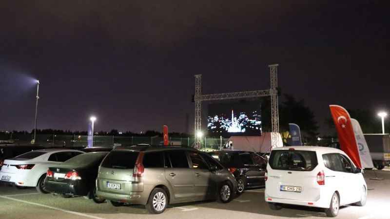 Bursa’da yıldızların altında sinema keyfi