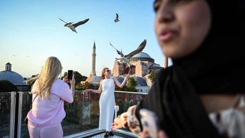 İstanbul, turizme hızlı başladı