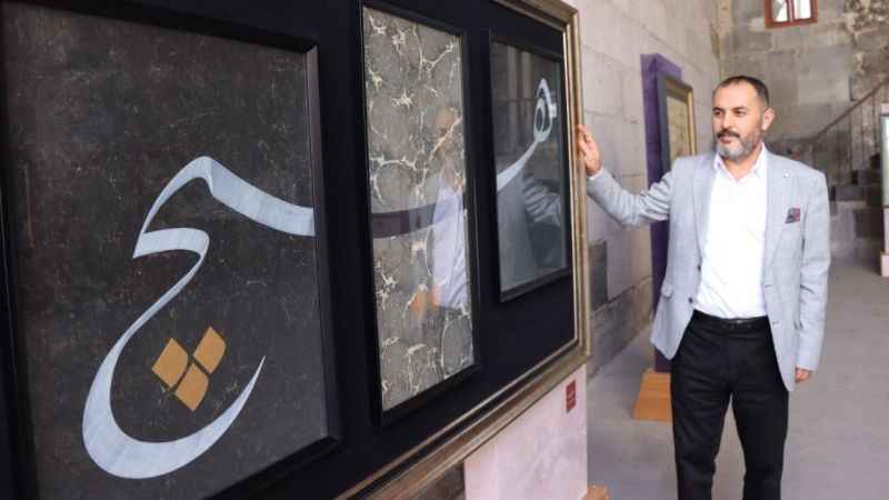 Tarihi mekanda HİÇ’in sergisini açtı