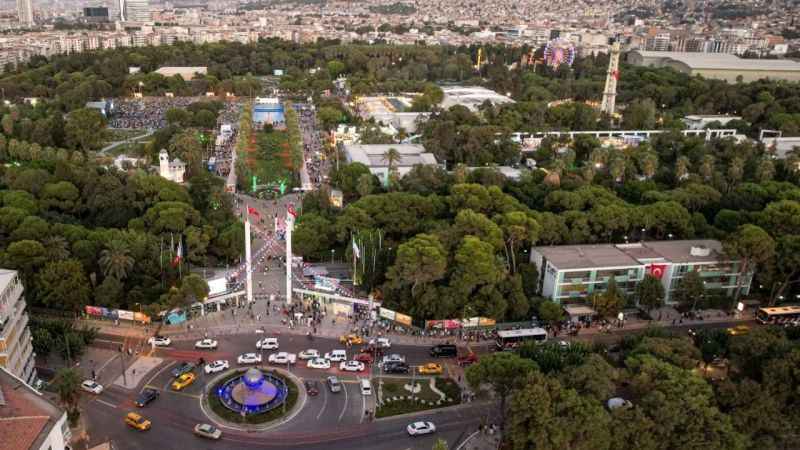 Sanat ve eğlencenin adresi İzmir Enternasyonal Fuarı