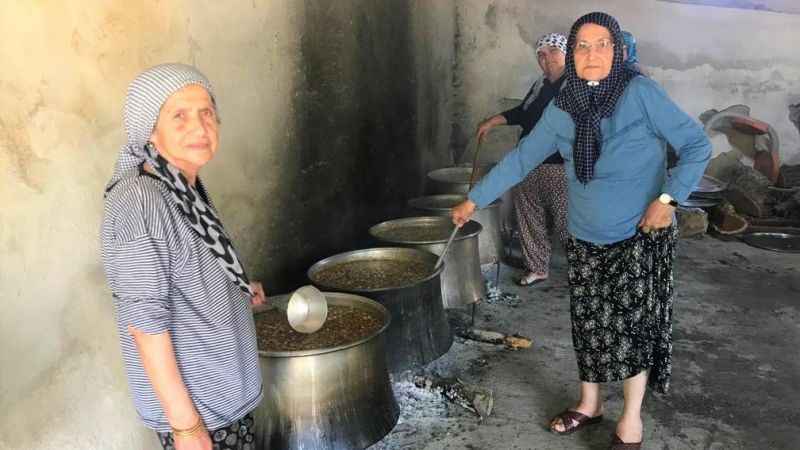 Buldanlılar 30 yıllık aşure geleneği yaşattı