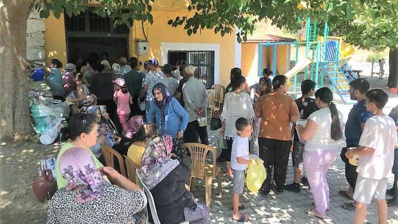 Buldanlılar 30 yıllık aşure geleneği yaşattı