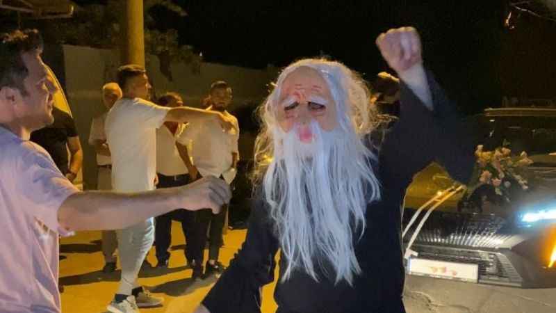 Damat eğlencesi film sahnelerini aratmadı 