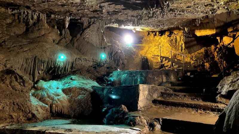 Yaz aylarının serinleten mağarası şifa dağıtıyor