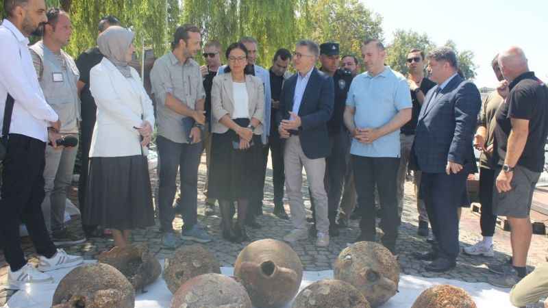 Deniz polisi Yalova açıklarında batık gemi buldu