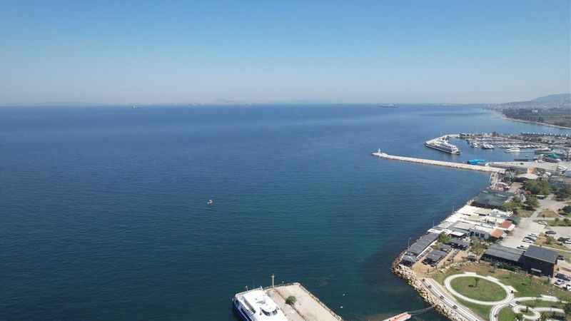 Deniz polisi Yalova açıklarında batık gemi buldu