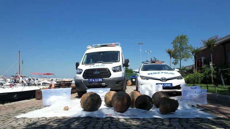 Deniz polisi Yalova açıklarında batık gemi buldu