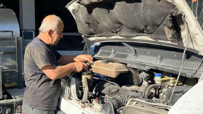 Sanayi esnafının sıcağa rağmen zorlu mesaisi