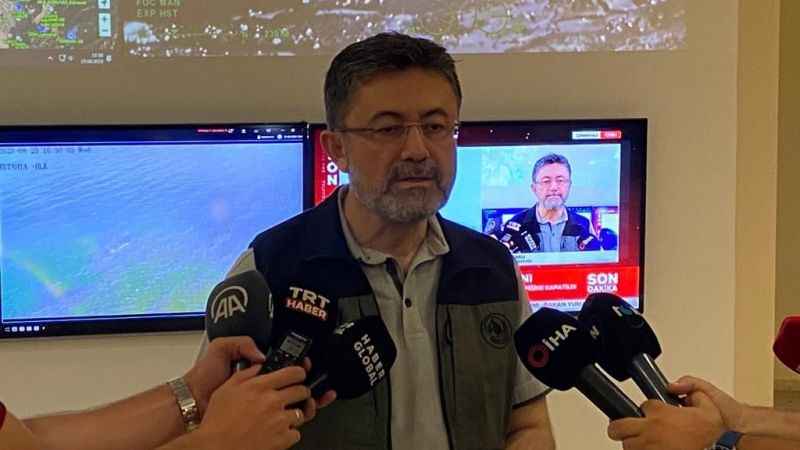 Bakan Yumaklı: “Yangının ilerlemesini durdurduk. Düne göre daha avantajlıyız”