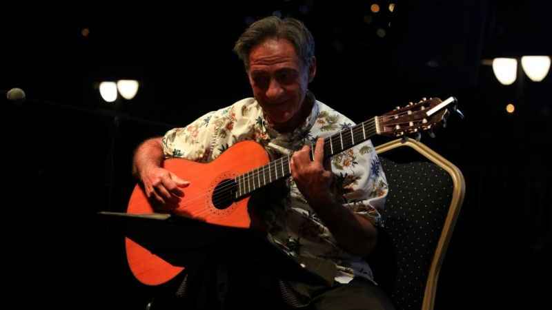 Ünlü gitaristten tarihi konakta muhteşem konser