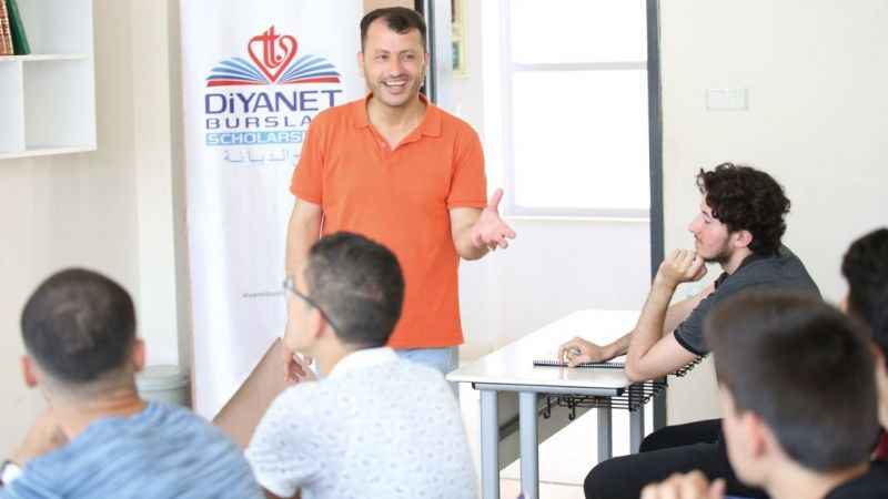 Diyanet Bursları 2023 Yılı II. Kabul Dönemi başvuruları başladı