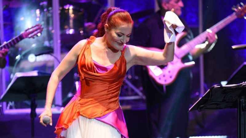 Candan Erçetin Konyaaltı’nda sahne alacak