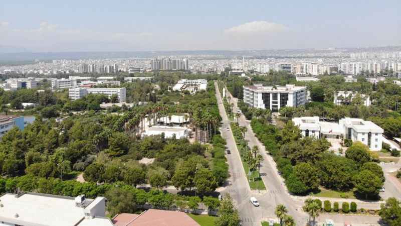 Rektör Özkan: "Ev sahiplerinden daha insaflı olmalarını bekliyoruz"