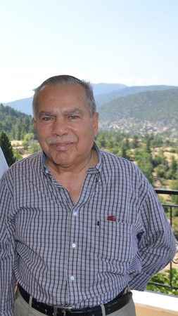 54 haneli mahallede 54 metrekarelik Türk bayrağı