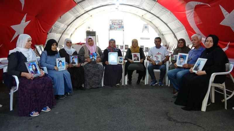 Evlat nöbetindeki Süleyman Aydın: “HDP’nin bir kapısı Meclis'e diğer kapısı Kandil'e açılıyor”