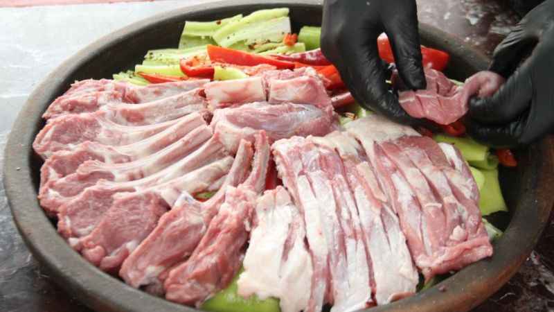 Tam 3 saat fırında pişiyor, sipariş yağıyor