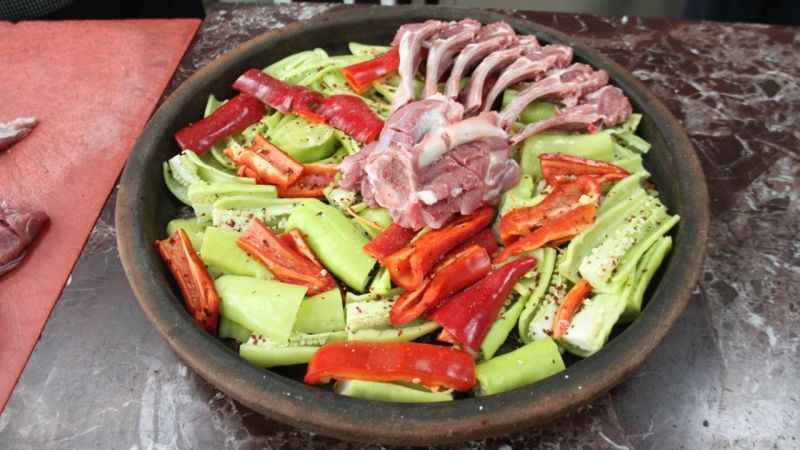 Tam 3 saat fırında pişiyor, sipariş yağıyor