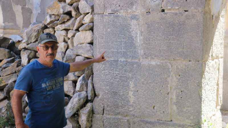 Yıllarca defineciler talan etti, şimdi restore edilmeyi bekliyor