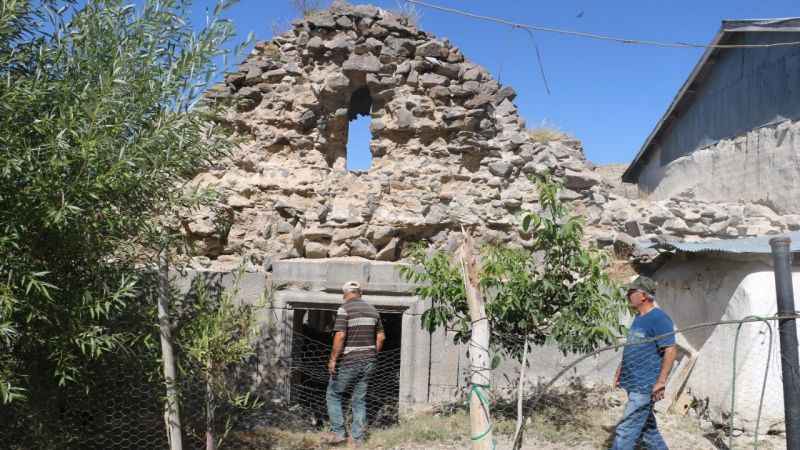 Yıllarca defineciler talan etti, şimdi restore edilmeyi bekliyor