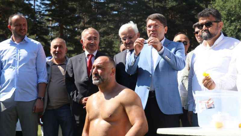 Adalet Bakanı Tunç, Gerede’de yağlı güreş izledi