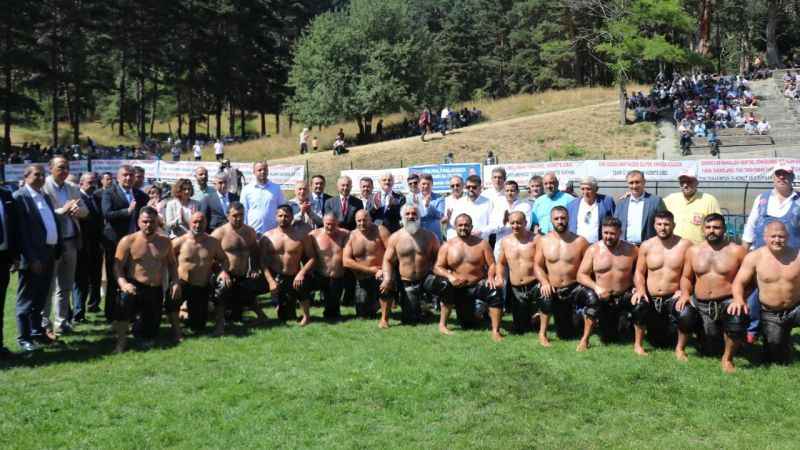 Adalet Bakanı Tunç, Gerede’de yağlı güreş izledi