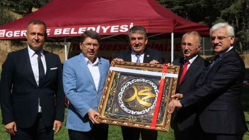 Adalet Bakanı Tunç, Gerede’de yağlı güreş izledi