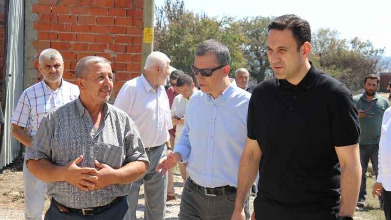 Çanakkale'de AK Parti teşkilatı yangın köylerinde