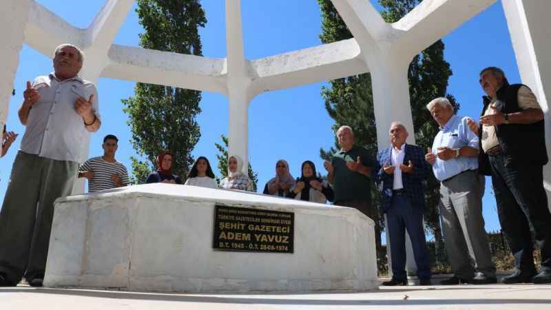 Kıbrıs'ta esir edilerek ağır işkenceler görmüştü, mezarı başında anıldı